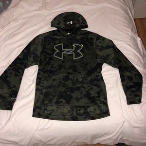 Camo Underarmor hoodie